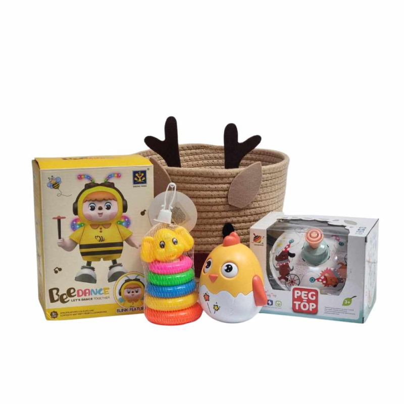 Коледна кошница за бебче момиче с пчеличка