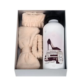 Подаръчен комплект за спа в бежово и бутилка