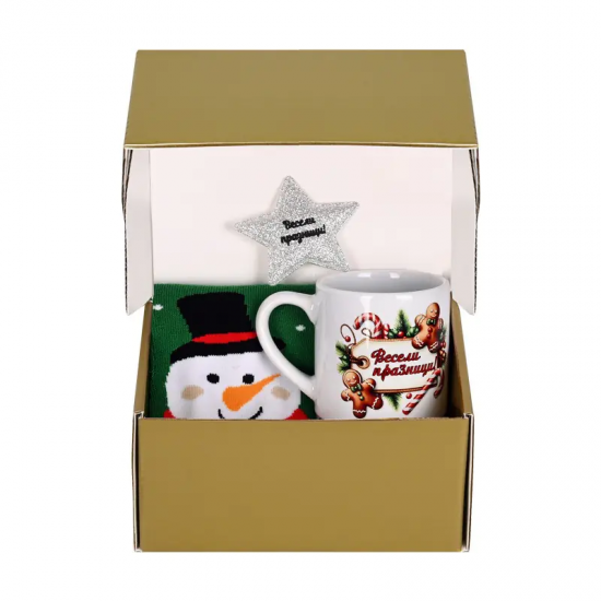 Комплект Весели Празници с чаша, коледни чорапи с Елен и звезда Комплект Весели Празници с чаша, коледни чорапи с Елен и звезда