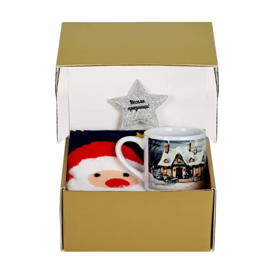 Комплект Весели Празници с чаша, коледни чорапи с Дядо Коледа и звезда Комплект Весели Празници с чаша, коледни чорапи с Дядо Коледа и звезда