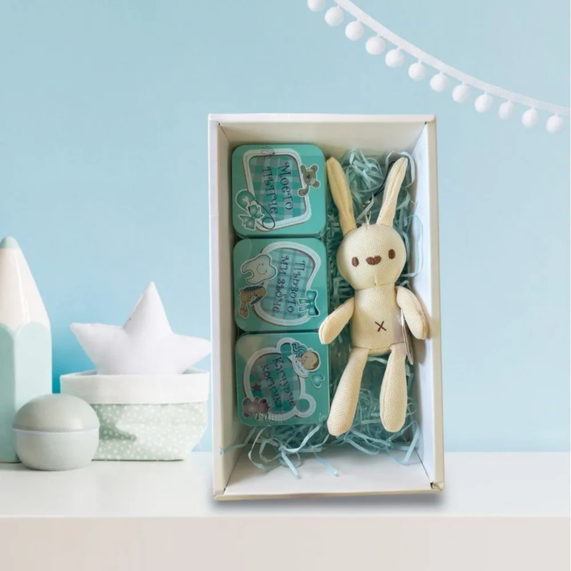 Подаръчен комплект за бебе момче - Меко зайче 