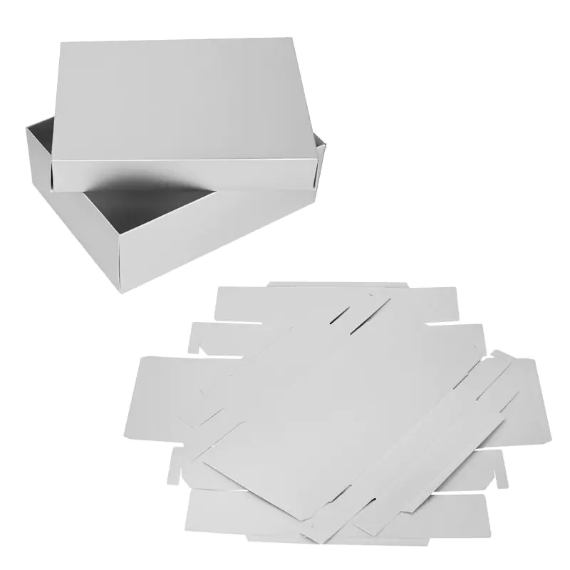 Подаръчна кутия с капак в цвят сребро