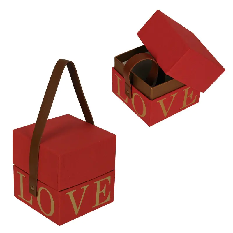 Подаръчна кутия Love с кожена дръжка в червено