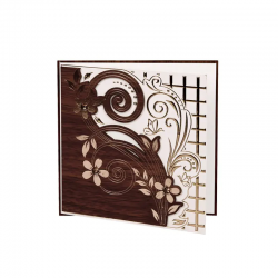 Поздравителна картичка Честит празник с цветя