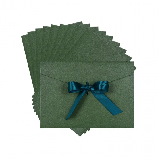 Плик от луксозен перлен картон със сатенена панделка в зелено