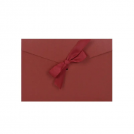 Плик от луксозен перлен картон със сатенена панделка в червено