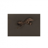 Плик от луксозен перлен картон със сатенена панделка в кафяво