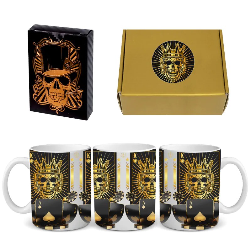 Подаръчен комплект с чаша и луксозни водоустойчиви черни PVC карти