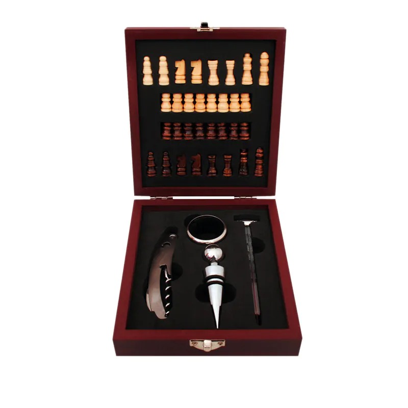 Комплект Шах с аксесоари за вино