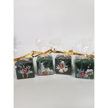 Коледна свещ куб с декорация, зелена