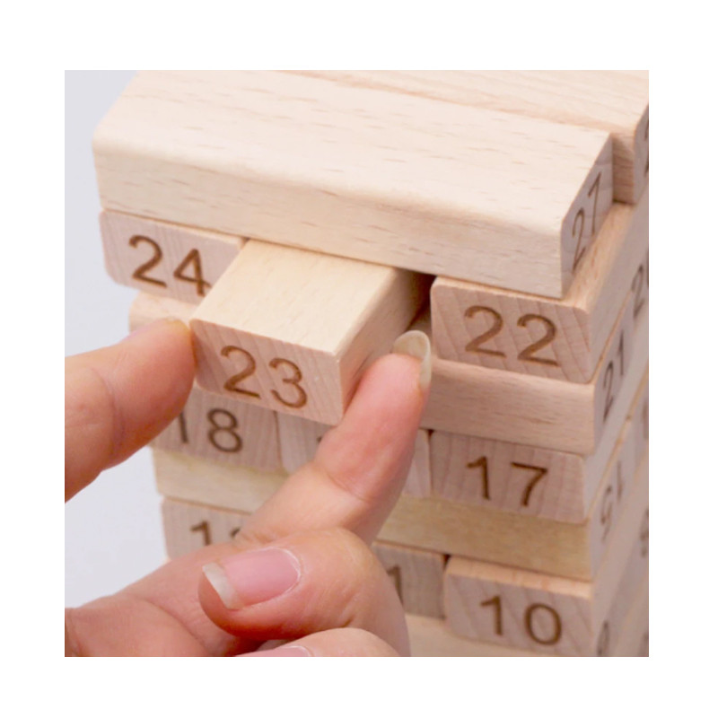 Занимателна игра Дженга с номерирани блокчета