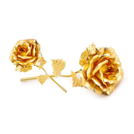 Златна роза в кутия