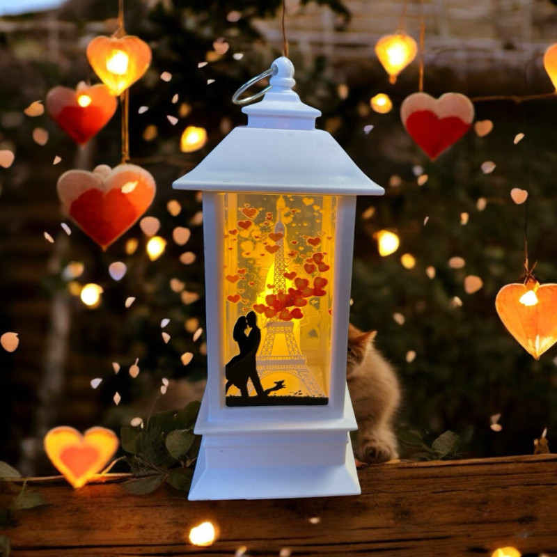 Декоративен LED фенер за влюбени в бяло
