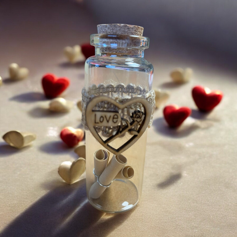 Стъклено шишенце с папирус Love